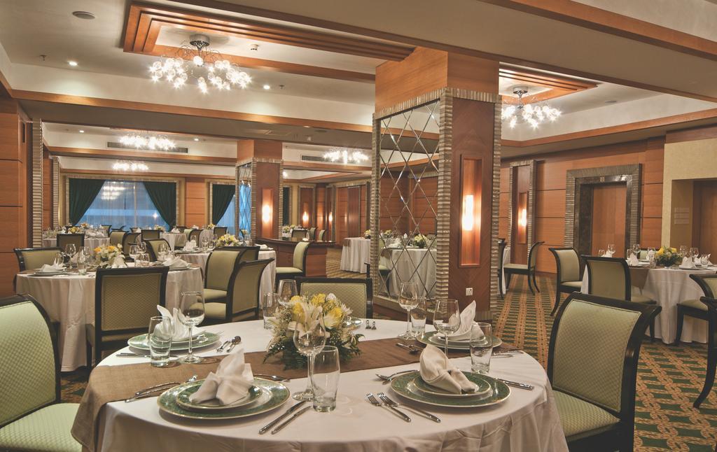 Wiseman Grand Hotel Doha Exterior photo The ballroom